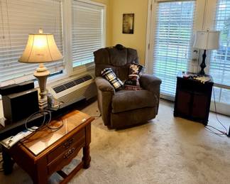 New La-z-boy power recliner