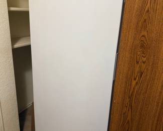 Whirlpool 16 Cubic Feet Frost Free Freezer 