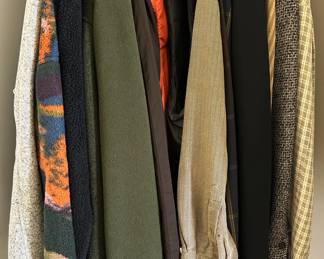 Over 12 Men's Jackets & Fleeces: Beretta, Orvis, Banana Republic, Gap, Club Room & More, Mens Medium & Large Lot #: 115