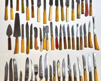 Over 50 Pieces Vintage Bakelite Cutlery Flatware By Latrobe, Federal, Wade & Butcher & More Lot #: 161