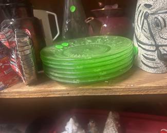 Set 6 uranium glass plates