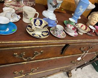 Collection cups and saucers