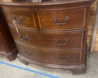 Mahogany bow front chest of drawers 