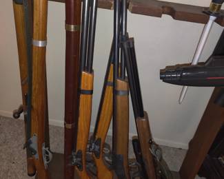 Misc cap guns/pistols