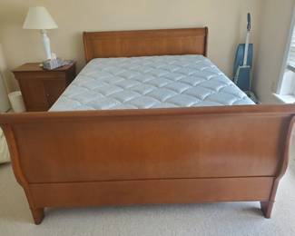 Sleigh bed-Queen