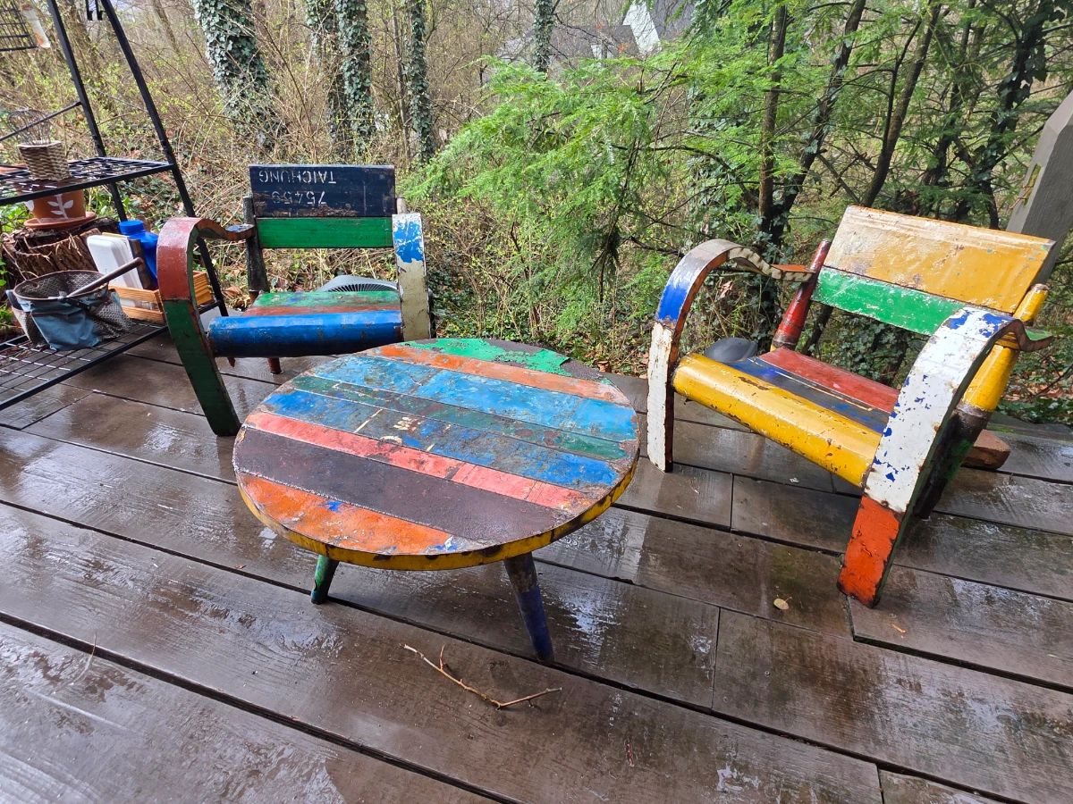 Aaron Jackson Chairs & Table