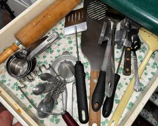Misc kitchen utensils 