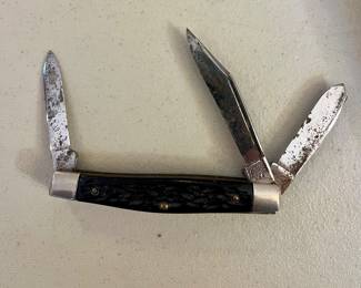 Vintage Camillus 72 USA Pocket Knife