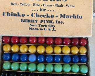 Vintage Chinko-Checko-Marblo set of marbles in original box