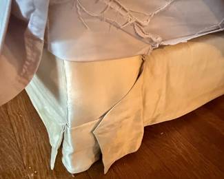 Shabby Chic Rolled Arm Sofa with Slipcover