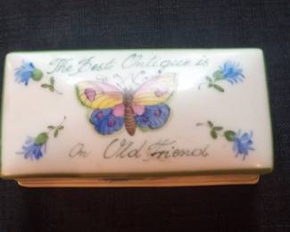 Victoria Handpainted "The Best Antigue is An Old Friend" Trinket Box