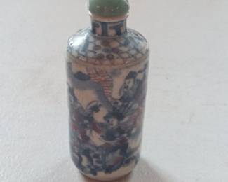 Chinese Porcelain Snuff Bottle with Figural Scene