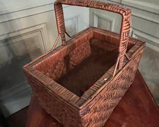 Vintage Wicker Picnic Basket with Divider