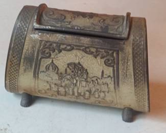 Victorian-Style Lithographed Tin Box