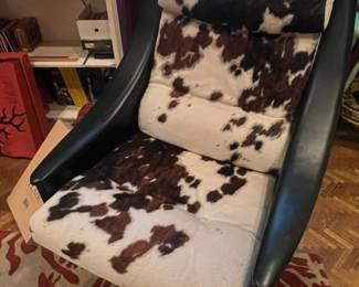 Mid-Century Modern Armchair with Cowhide Upholstery by Poltrona Frau (Dezza Model)