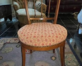 Victorian Carved Walnut Balloon Back Side Chair