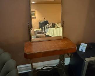 Art Deco Vanity Table with Mirror