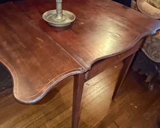 Antique Federal Mahogany Pembroke Table