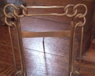 Victorian Style Brass Chain Link Easel Frame