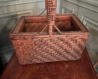 Vintage Wicker Picnic Basket with Divider
