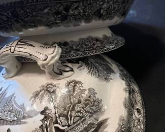 J. Marshall & Co. "Bosphorus" Pattern Covered Tureen