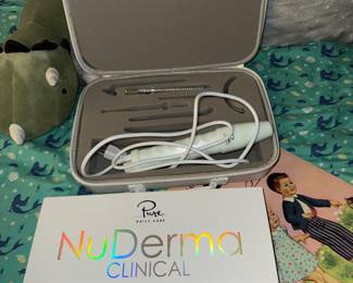 $75OBO NuDerma Clinical box & carrying case