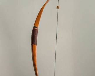 $225obo Century 21 Venus Bow 60/40@28”