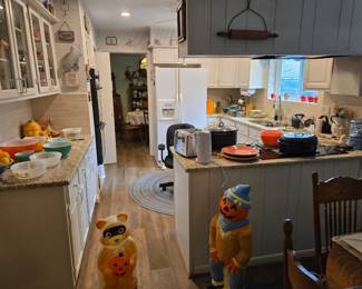 Blow molds and kitchenware 