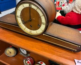 mantel clock