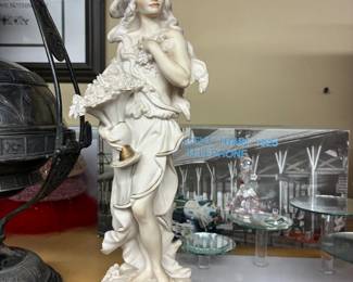 Giuseppi Armani statue