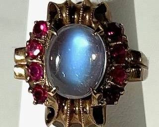 10K 1940's style moonstone ring