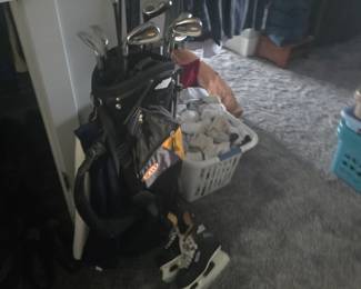 Left handed golf clubs