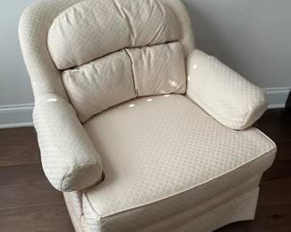 White Fabric Taylorsville Loveseat