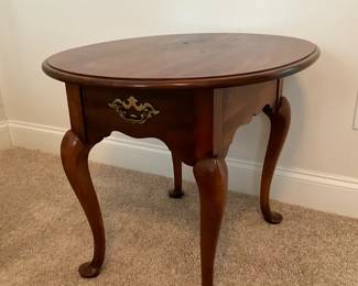 Statton Ovular End Table 