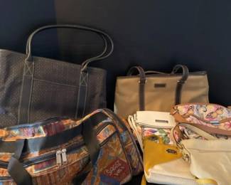 Ladies Handbags Liz Clairborn, Nine West, Max And More