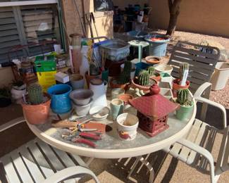 A Table Top Treasure Trove For Gardeners 