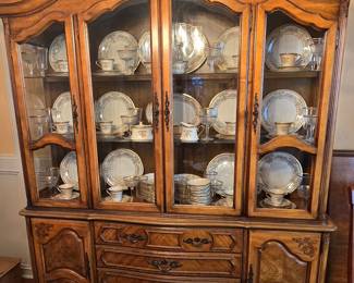 Display Cabinet with Storage 