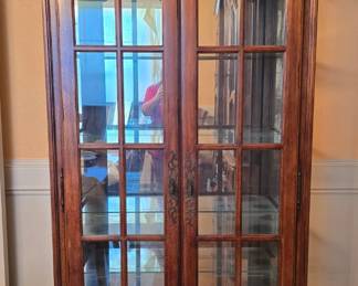 Beautiful Display Cabinet 