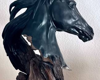 horse sculpture 