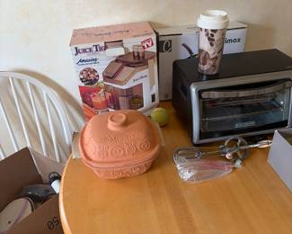 Romertopf kitchen table