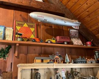 Chinese Checker, Hindenburg blimp model