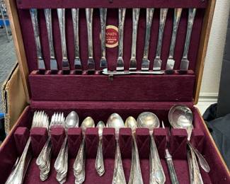 Vintage Wm Rogers Meadowbrook Silver Plate Flatware