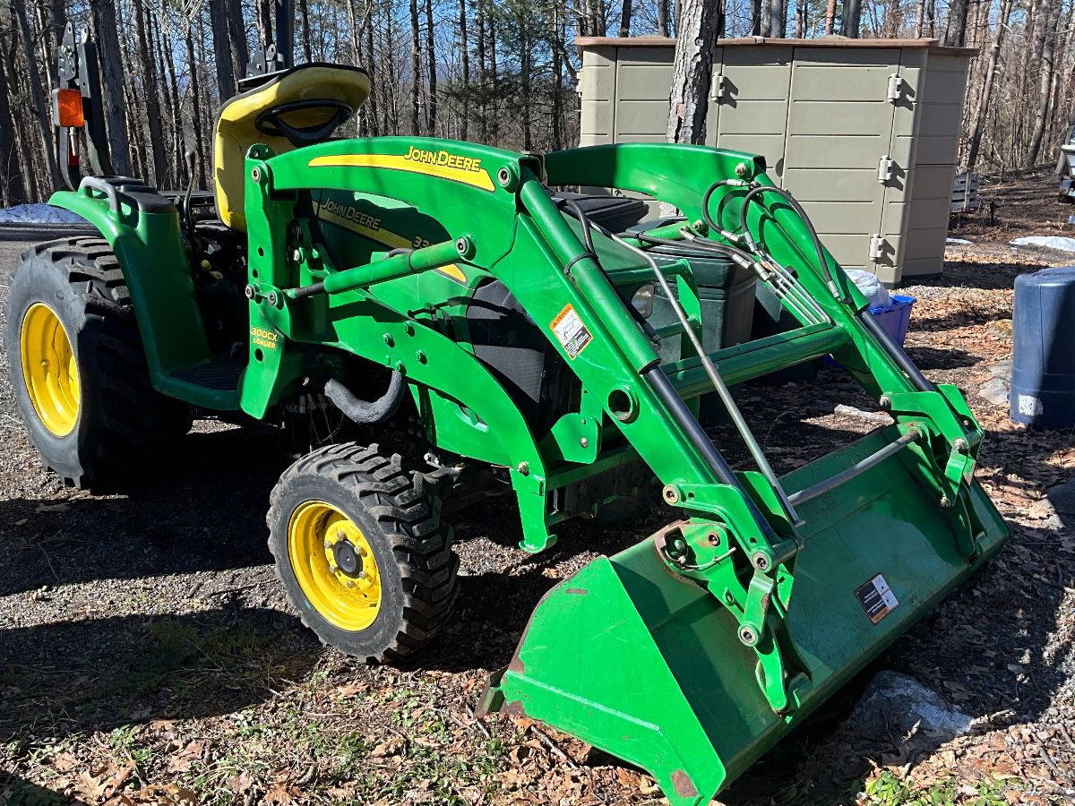 2004 John Deere, 701 hrs