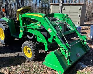 2004 John Deere, 701 hrs