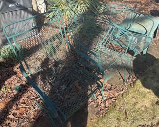 wrought iron patio chairs