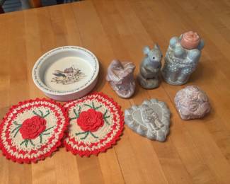 isabel bloom figurines hand made pretty hot pads peter rabbit wedgewood