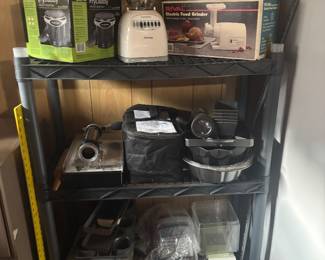 kitchen items new and like new and vintage tupperware storage