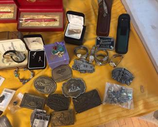 vintag buvkles watches knives