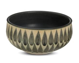 264 Harrison McIntosh (1914-2016) A glazed stoneware bowl, mid-20th century Impressed with potter's chop mark: HM; applied paper label to the underside: Handthrown Stoneware / Harrison McIntosh / Claremont / California With cream and grey glazes, and brush spots 4" H x 8" Dia. Estimate: $1,500 - $2,000