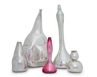 422 Five Daniele Fratarcangeli mirrored glass vases 2012-2013 Each incised with signature and variously dated: Daniele Fratarcangeli / 12/30/12 / 2/4/13 [x3] / 3/3/13 The interiors mirrored 5 pieces Tallest: 19.5" H x 6.75" W x 6.5" D; Shortest: 5.75" H x 4.125" Dia. Estimate: $400 - $600